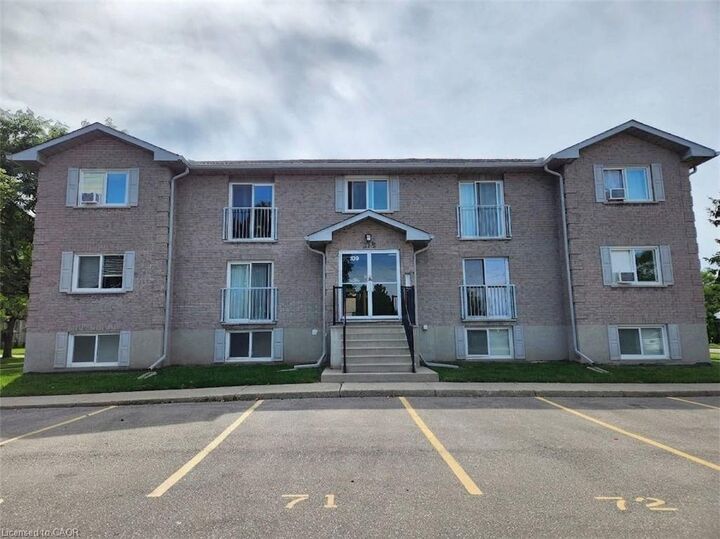 Property Photo:  329 Northlake Drive 6  ON N2V 1Z1 