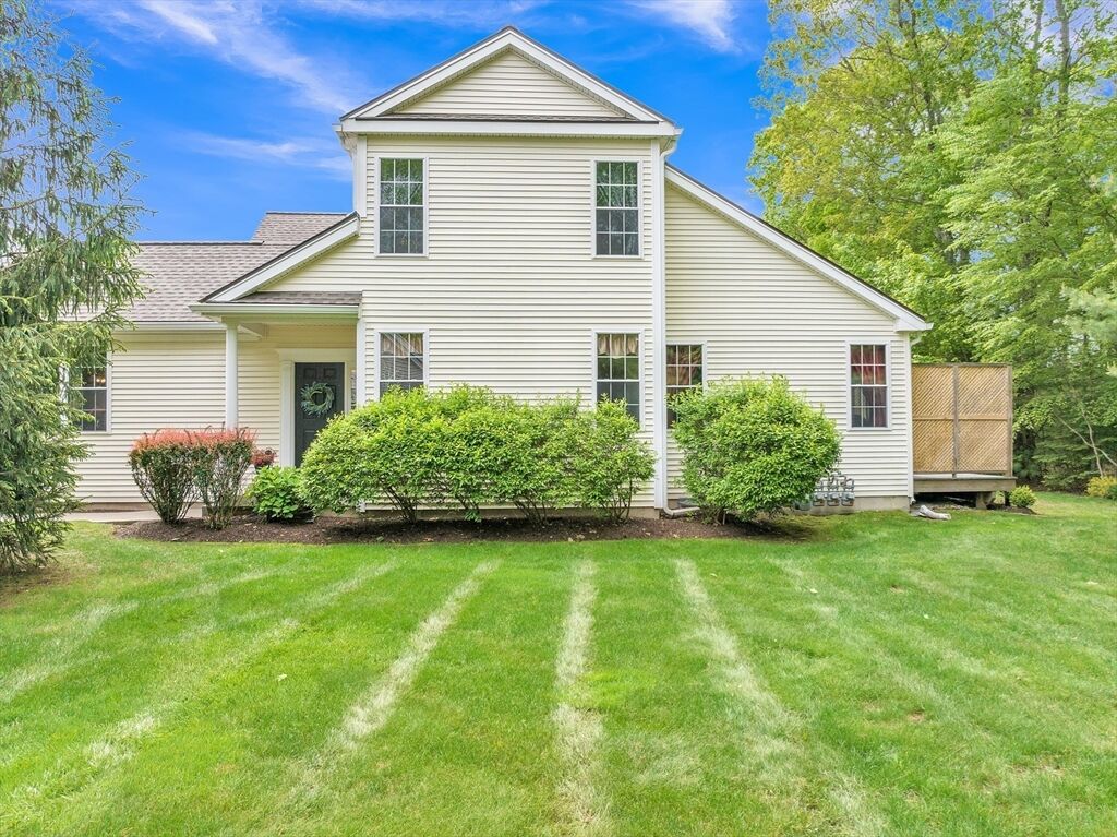 Property Photo:  16 Linkside Ct 16  MA 01534 