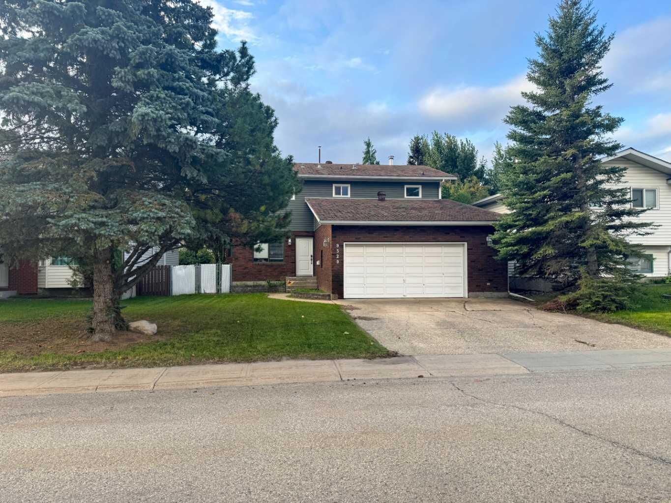 Property Photo:  9329 63 Avenue  AB T8W 1A8 