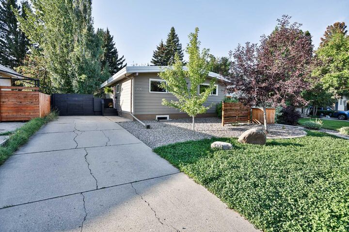 Property Photo:  2626 21 Avenue S  AB T1K 1H8 