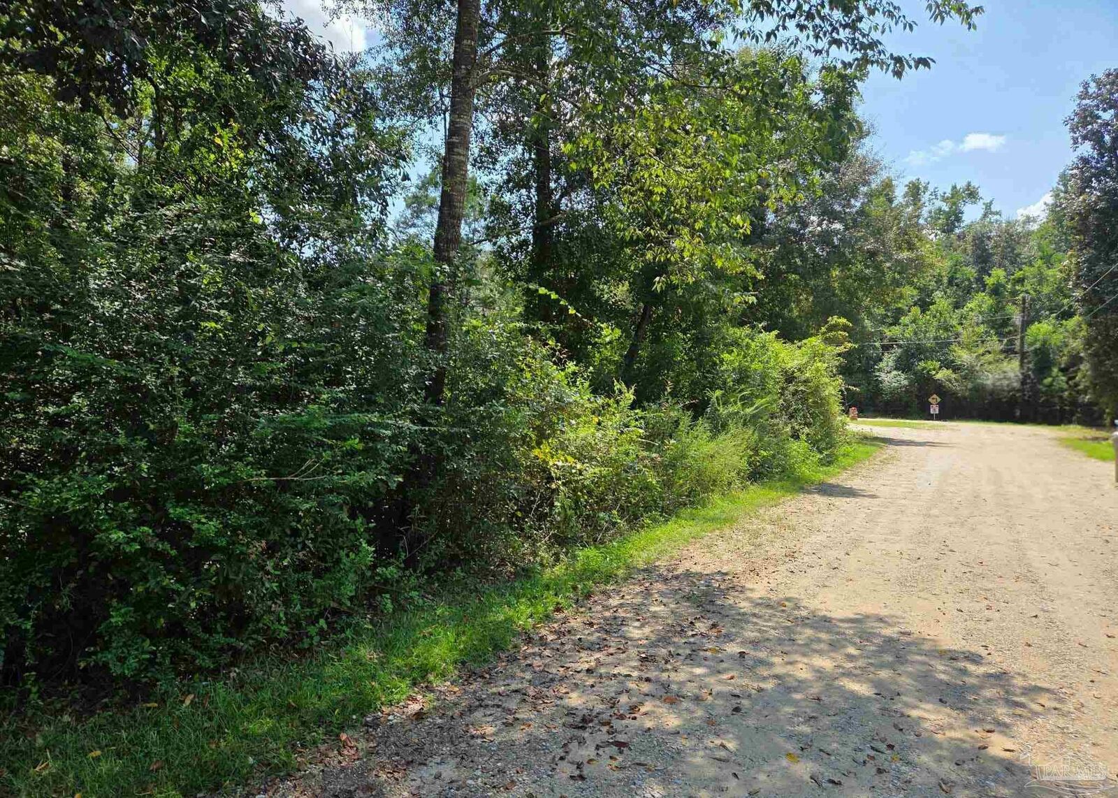 Property Photo:  900 Forehand Ln  FL 32533 