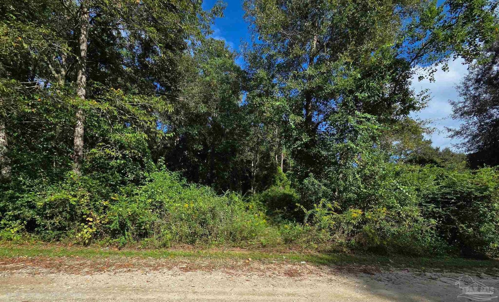 Property Photo:  900 Forehand Ln  FL 32533 