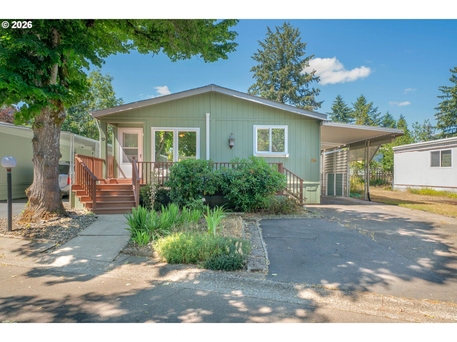 Property Photo: 1475 Green Acres Rd 69 OR 97408