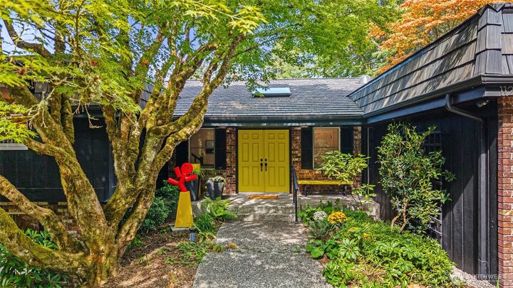 Property Photo: 11233 240th St SW WA 98020