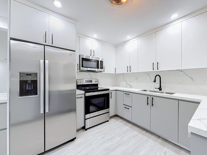 Property Photo: 1110 SW 31st Street FL 33315