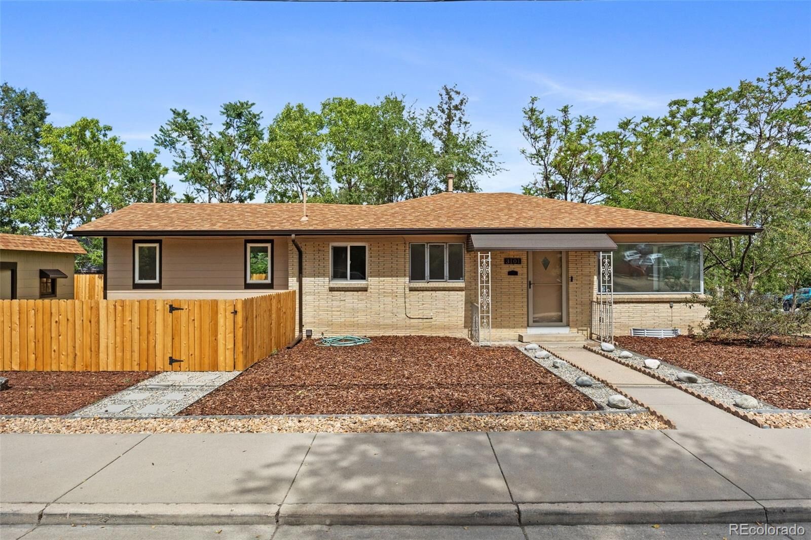 Property Photo:  3101 W Cedar Avenue  CO 80219 
