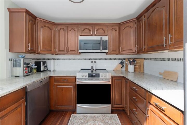 Property Photo:  118 Pine Glen Drive Drive  RI 02818 