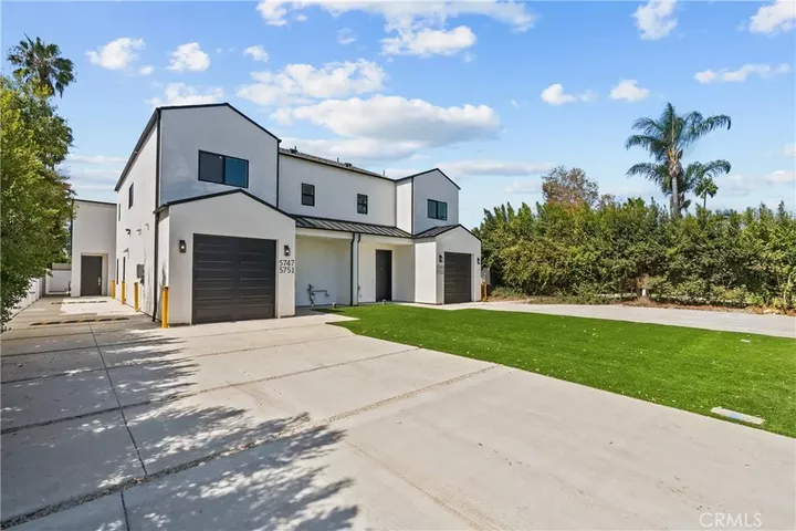 Property Photo:  5747 Vista Del Monte  CA 91411 