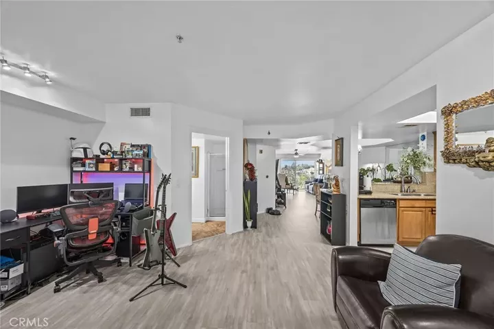 Property Photo:  4755 Templeton St 2215  CA 90032 