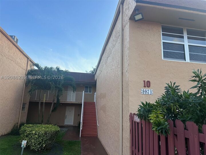 Property Photo:  