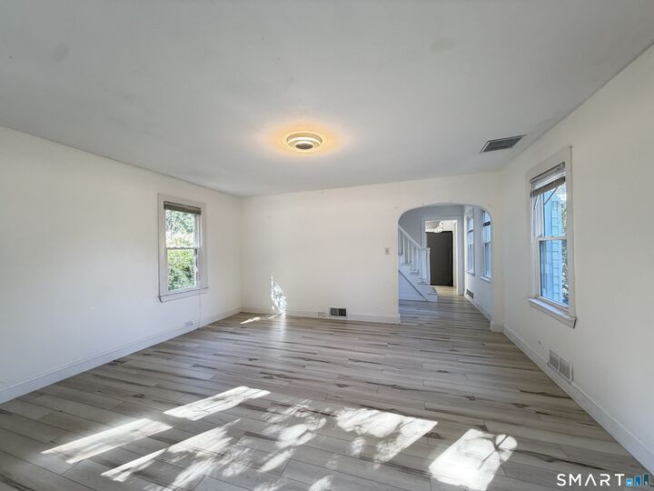 Property Photo:  6 Beech Street  CT 06401 