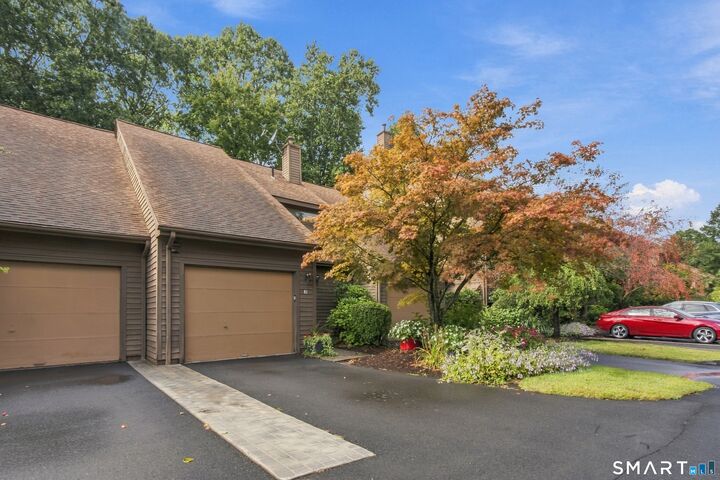 Property Photo: 900 Mix Avenue 81 CT 06514