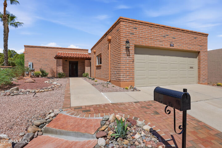 Property Photo:  1770 W Via De Anza  AZ 85622 