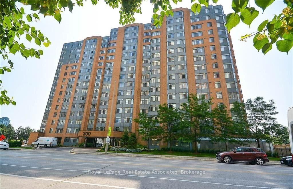Property Photo: 300 Webb Drive 507 ON L5B 3W3
