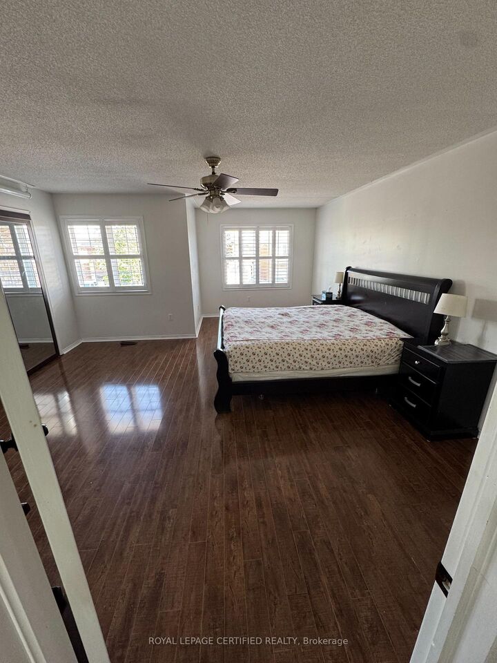 Property Photo:  136 Luella Crescent  ON L7A 3H8 