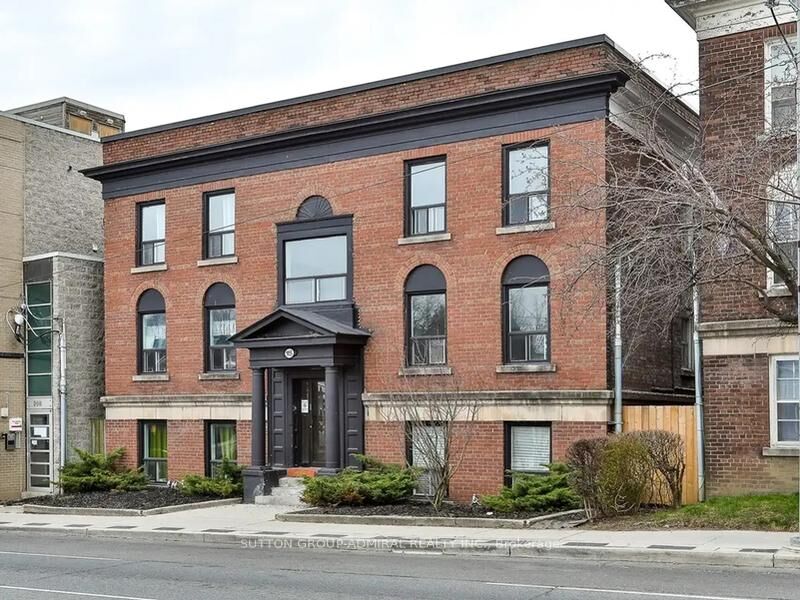 Property Photo:  915 St Clair Avenue W 19  ON M6C 1C7 
