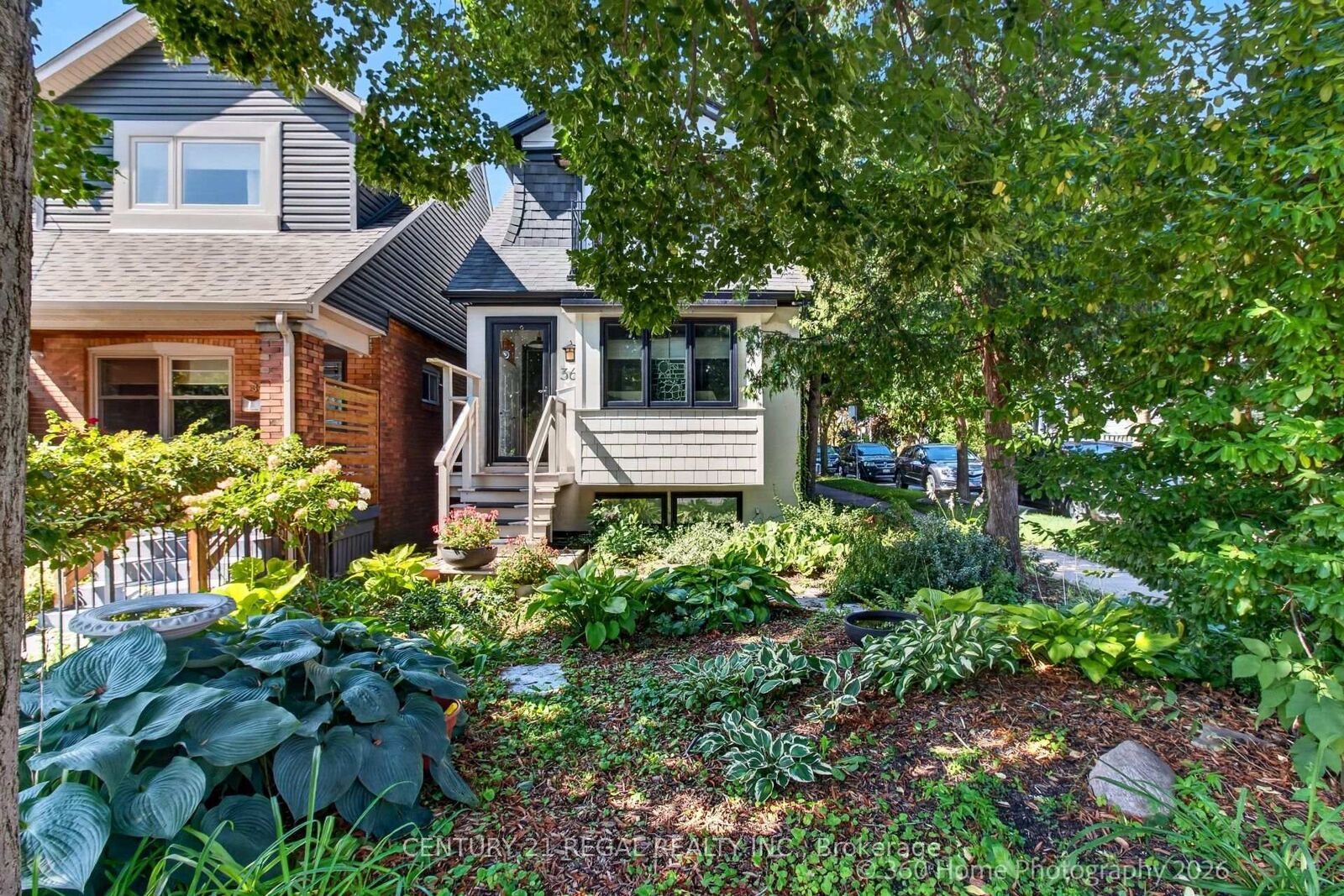 Property Photo:  36 West Lynn Avenue 2nd Fl  ON M4C 3V8 