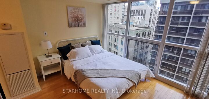 Property Photo:  25 Carlton Street 1509  ON M5B 1L4 
