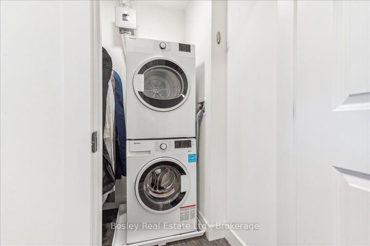 Property Photo:  10 Beausoleil Lane 106  ON L9Y 0H2 