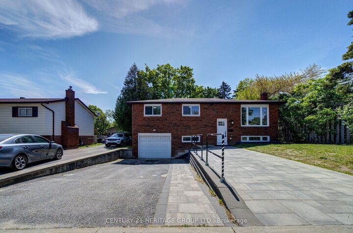 Property Photo:  200 Ferndale Drive N  ON L4N 9W1 