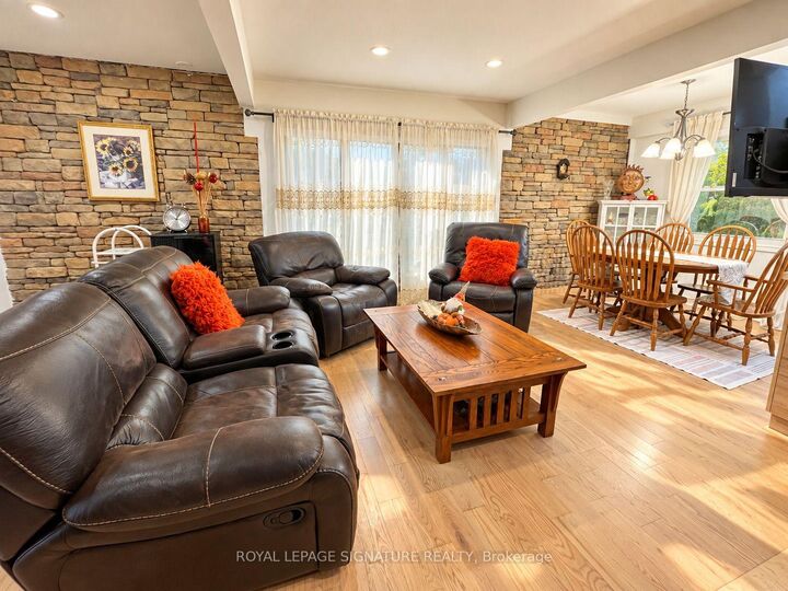 Property Photo:  32 Hargrave Road  ON K0M 2B0 