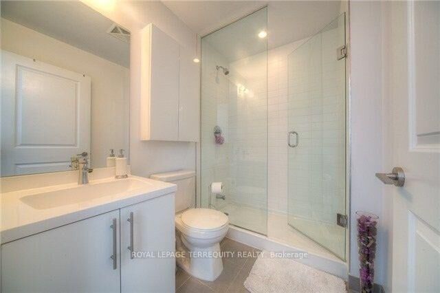 Property Photo:  530 St Clair Avenue W 1106  ON M6C 0A2 