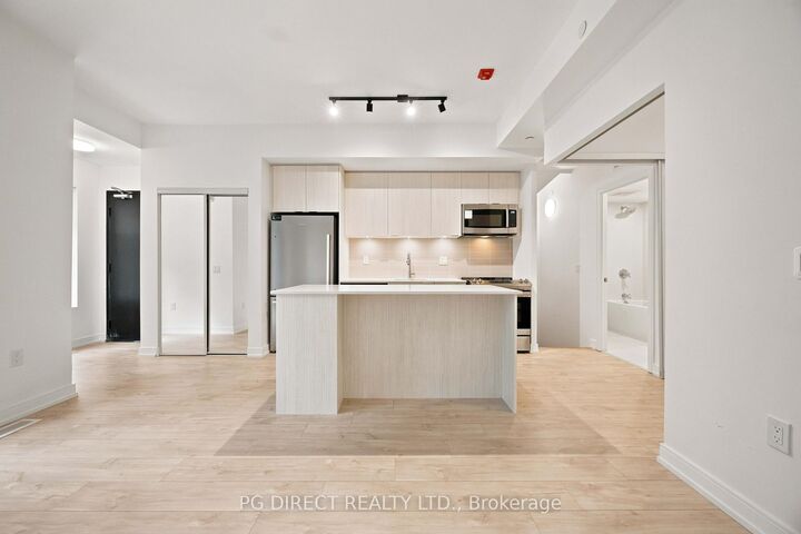 Property Photo: 172 Clonmore Drive 15 ON M1N 1Y1
