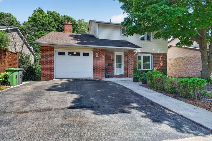 Property Photo:  900 Nottinghill Avenue  ON K7P 2B4 