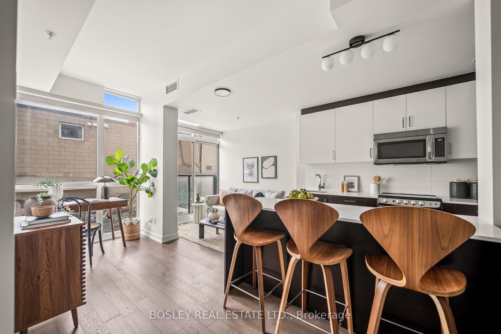 Property Photo:  36 Howard Park Avenue 205  ON M6R 0A5 