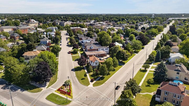 Property Photo:  85 Montreal Street  ON N7A 2G5 