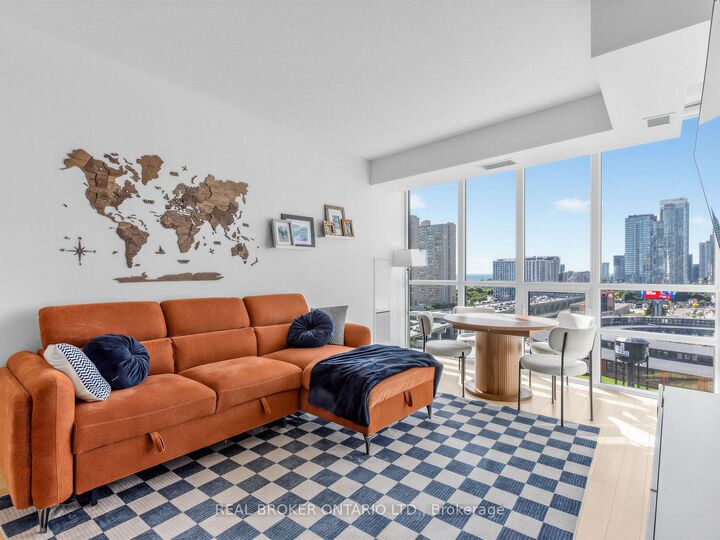 Property Photo: 25 Lower Simcoe Street 1717 ON M5J 3A1