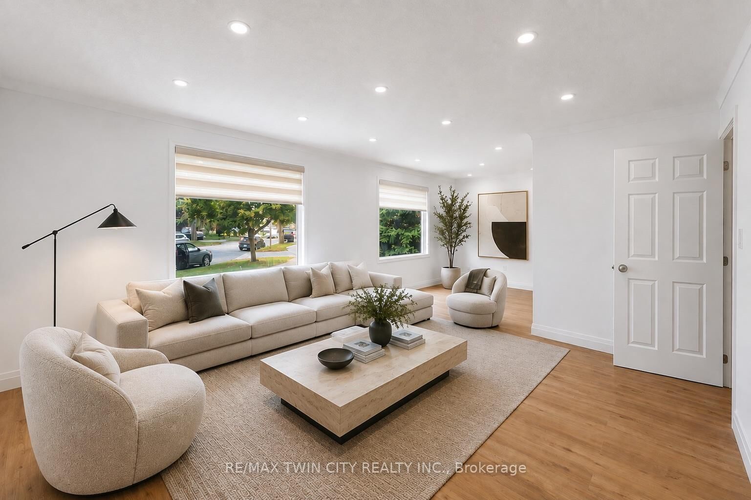 Property Photo:  58 Tupper Crescent Upper Level  ON N2B 2X9 