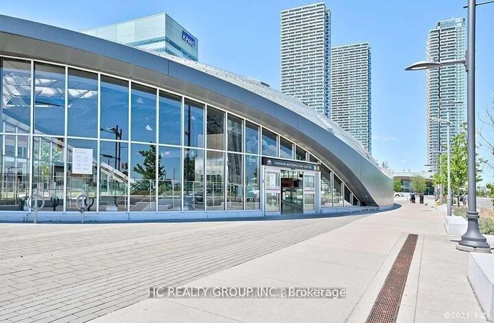 Property Photo:  950 Portage Parkway 3815  ON L4K 0J7 