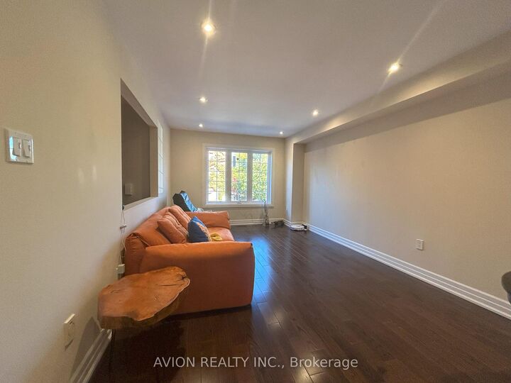 Property Photo:  95 Weldrick Avenue 37  ON L4C 0H6 