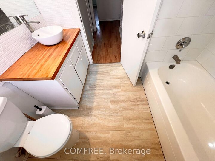 Property Photo:  1460 Heatherington Road G  ON K1V 6S1 