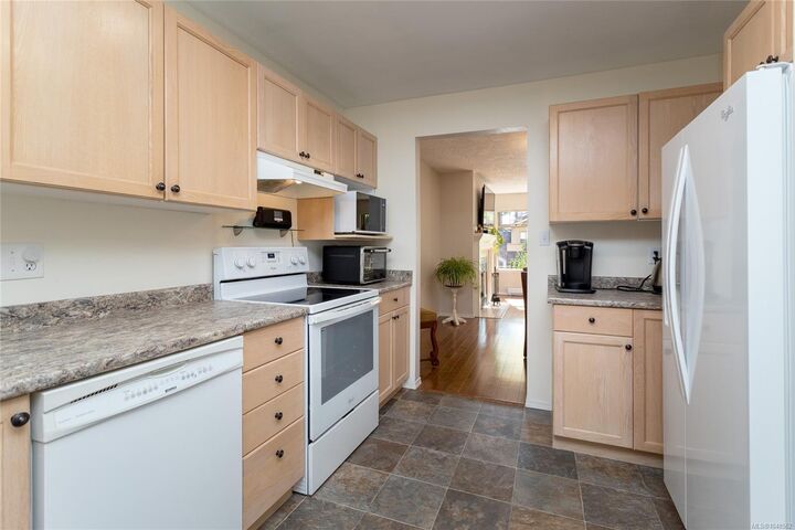 Property Photo:  909 Admirals Rd #28  BC V9A 2P1 