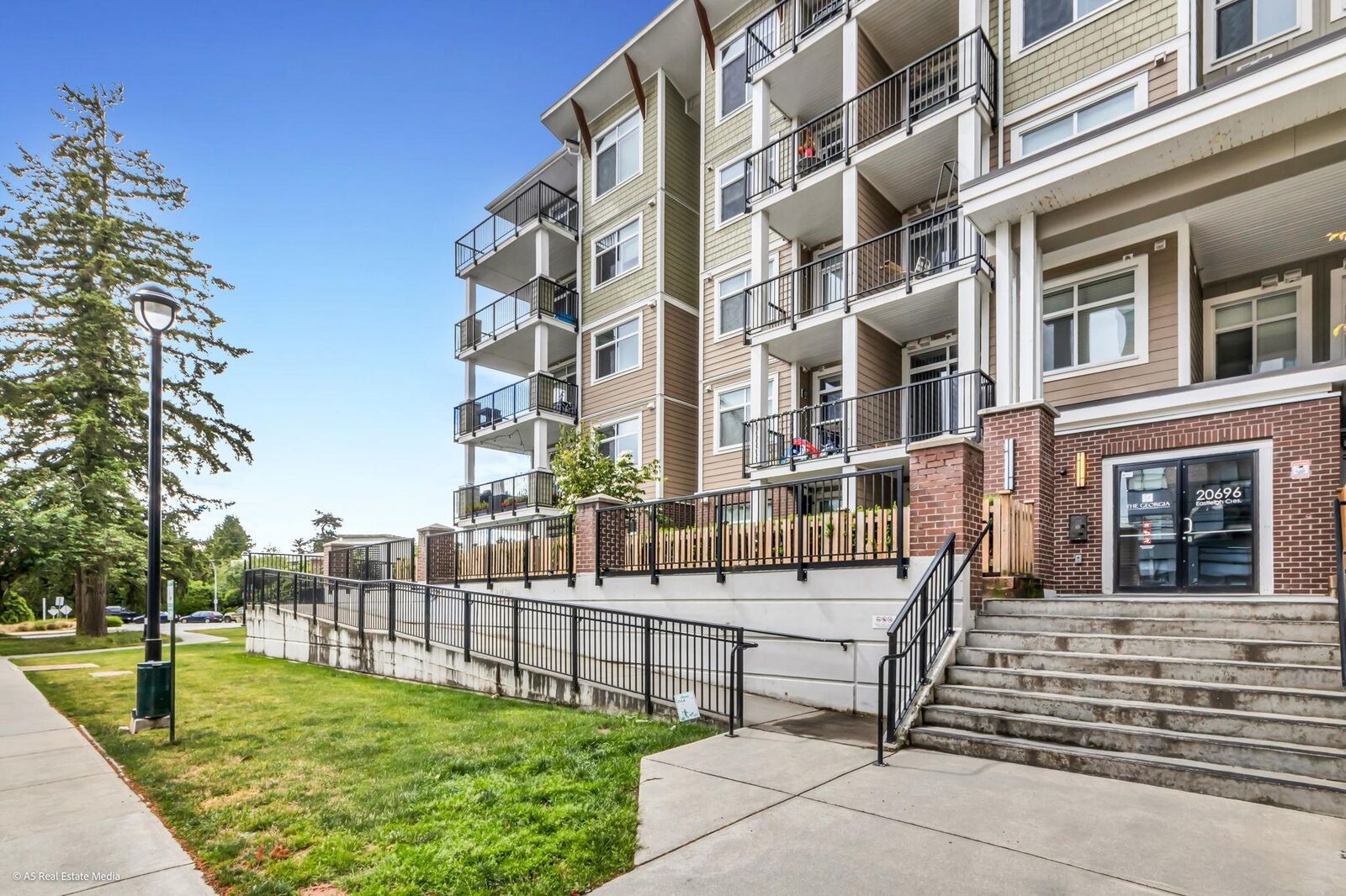 Property Photo:  20696 Eastleigh Crescent 317  BC V3A 0M3 