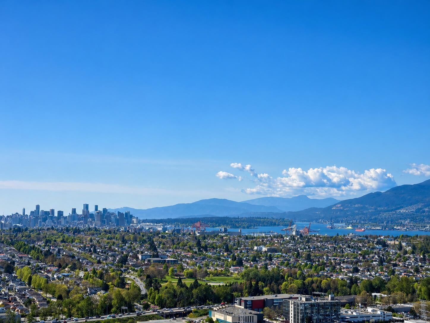 Property Photo:  2108 Gilmore Avenue 4411  BC V5C 0N8 