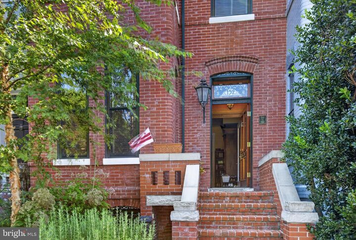 Property Photo:  152 13th Street SE  DC 20003 