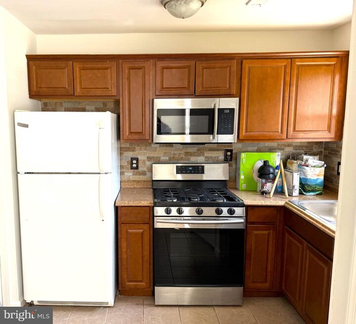 Property Photo: 61 Townhouse Lane NJ 08087