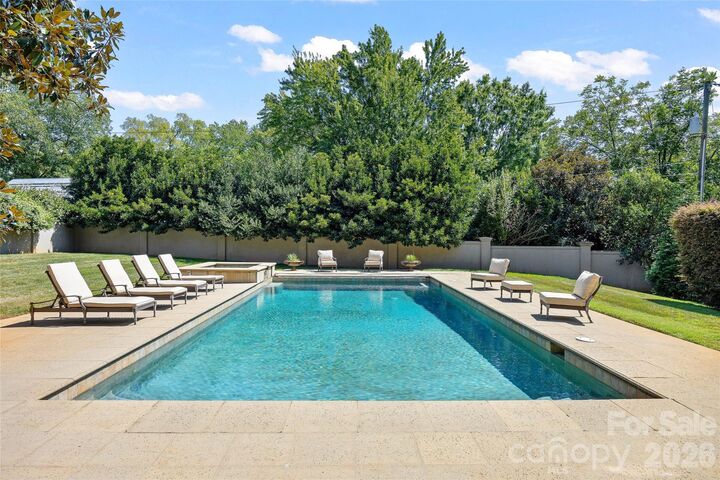 Property Photo: 925 Harvard Place NC 28207