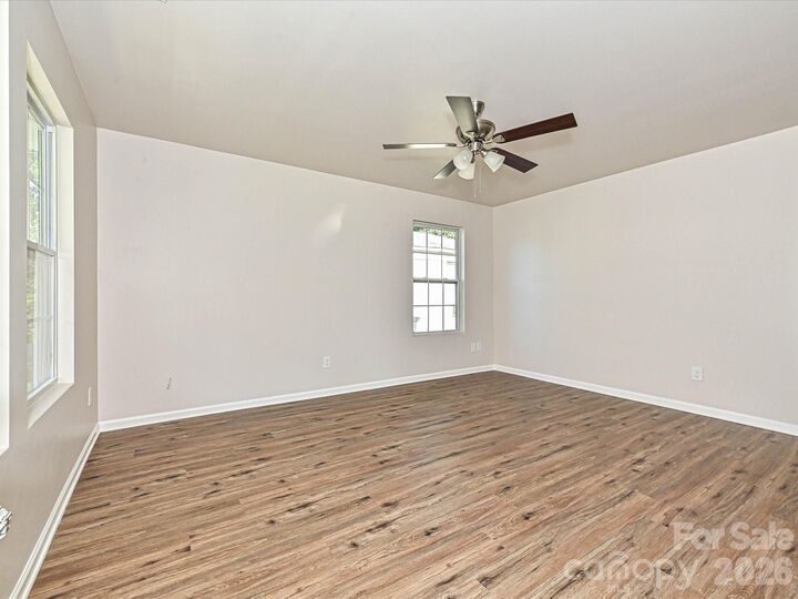 Property Photo: 930 Wainwright Avenue NC 28206