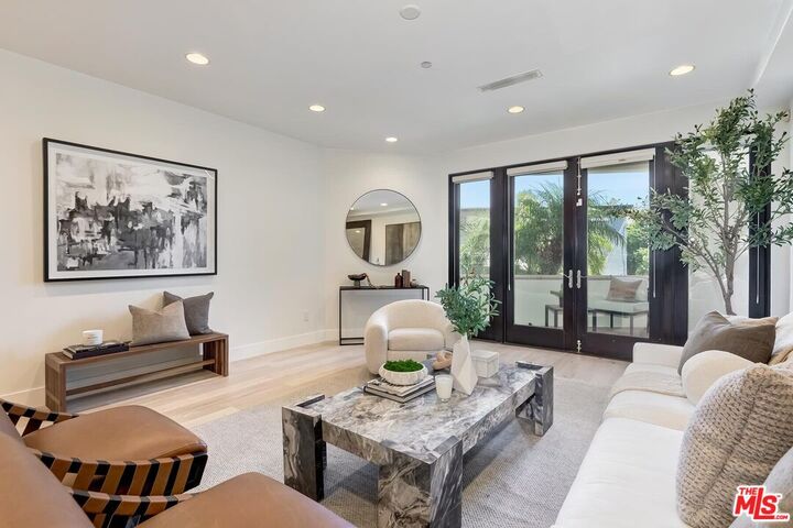 Property Photo: 11715 Chenault St, Unit 102 CA 90049