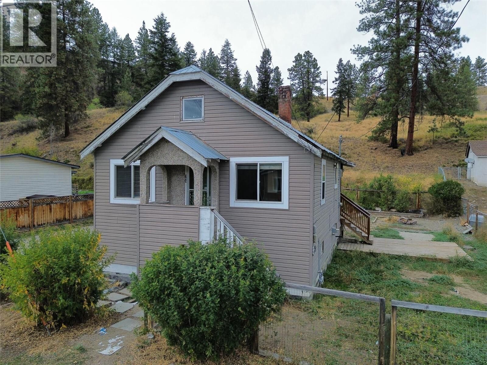Property Photo:  569 Auburn Crescent  BC V0X 1W0 