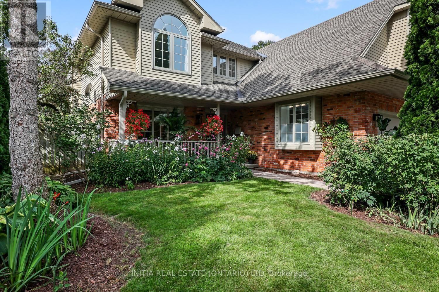 Property Photo: 82 Masonville Crescent ON N5X 3T2