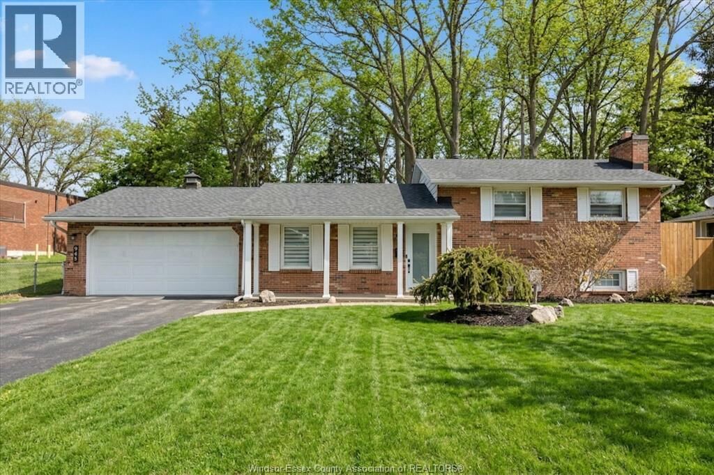 Property Photo: 945 Laurier ON N9J 1M9