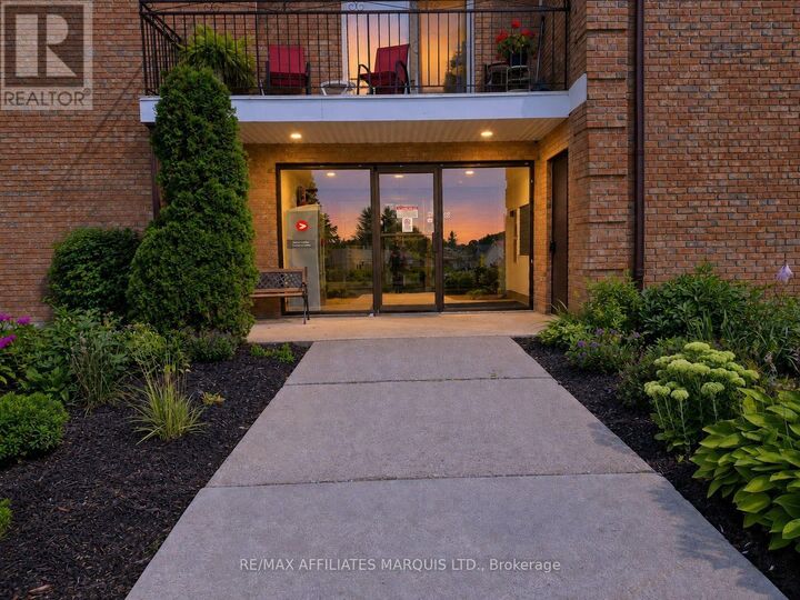 Property Photo:  220 Kenyon Street West 302  ON K0C 1A0 