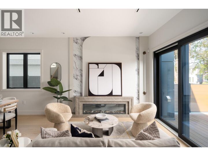 Property Photo:  1450 East 30th Avenue 1  BC V5N 3A2 