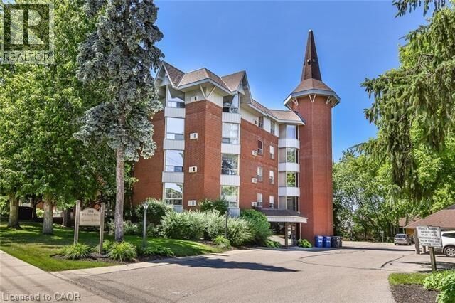 Property Photo:  384 West Erb Street 307  ON N2L 1W6 