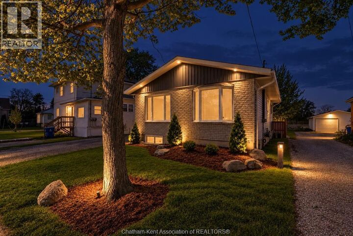 Property Photo:  12 Lansdowne Avenue  ON N7M 4J3 